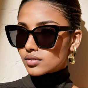 Classic Black Cat Eye Sunglasses